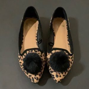 Suede Leopard Pattern Point Toe Flat Loafers.